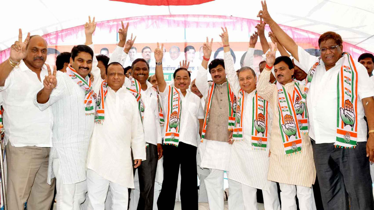 CONGRESS PARTY LEADER'S ELECTION CAMPAIGN ON OCCASION EX.CHIEF MINISTER OF MAHARASHTRA ASHOKRAO CHAVAN,MINISTER NARAYANRAO RANE AT NANDED.