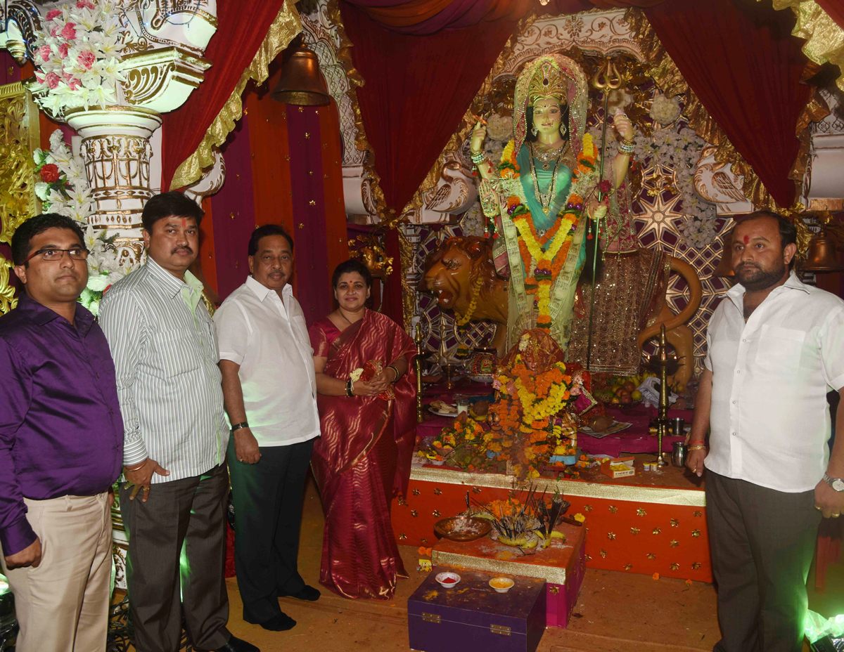 Ex.Chief Minister & Senior Congress Leader Narayanrao Rane Ambe Mata Darshan.