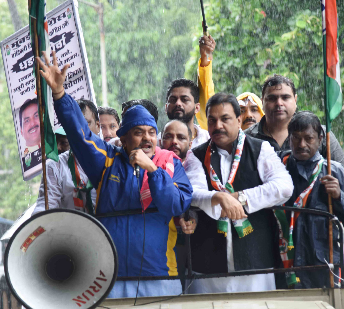 Mumbai Congress Protest against BMC all over Mumba BMC ward wise Agitation.