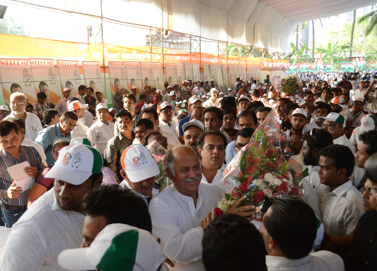 The Central Election Office of Congress-NCP North-West MP.Candidate Mr.Gurudas Kamat Inaugurated by Hon'ble Chief Minister Prithviraj Chavan at Chitrakoot ground Andheri.