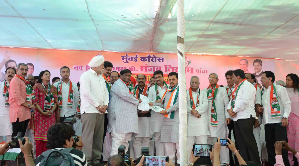 Newly Appointed MRCC President Sanjay Nirupam Take Charge at Azad Maidan.