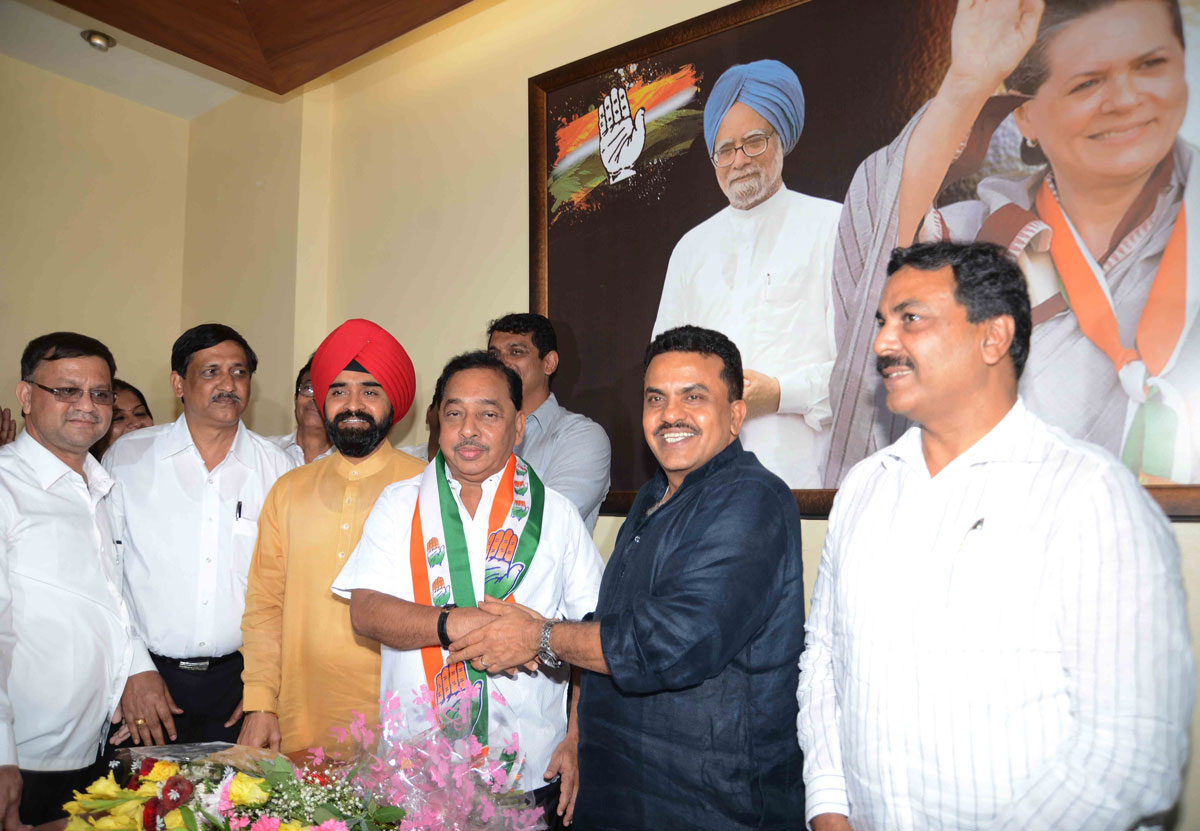 Congress Leader Narayanrao Rane Visit at Rajiv Gandhi Bhavan Azad Maidan.