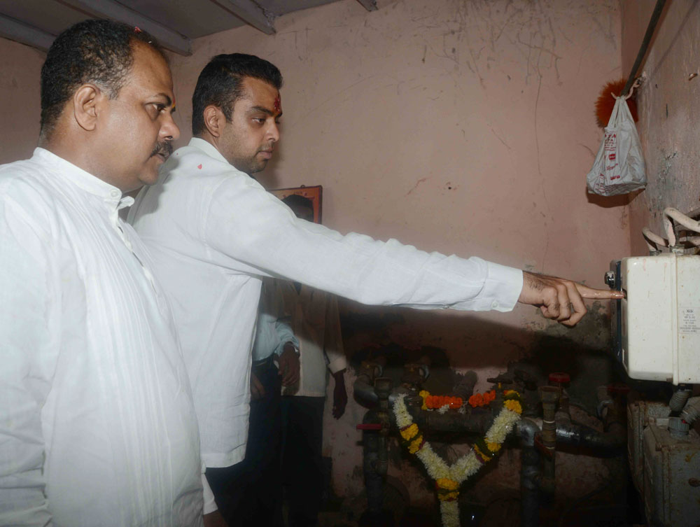 UNION MINISTER & MP.MILIND DEORA IN SOUTH MUMBAI TO INAUGURATE THE COMPLETED WORK FROM MP & MLA FUNDS.