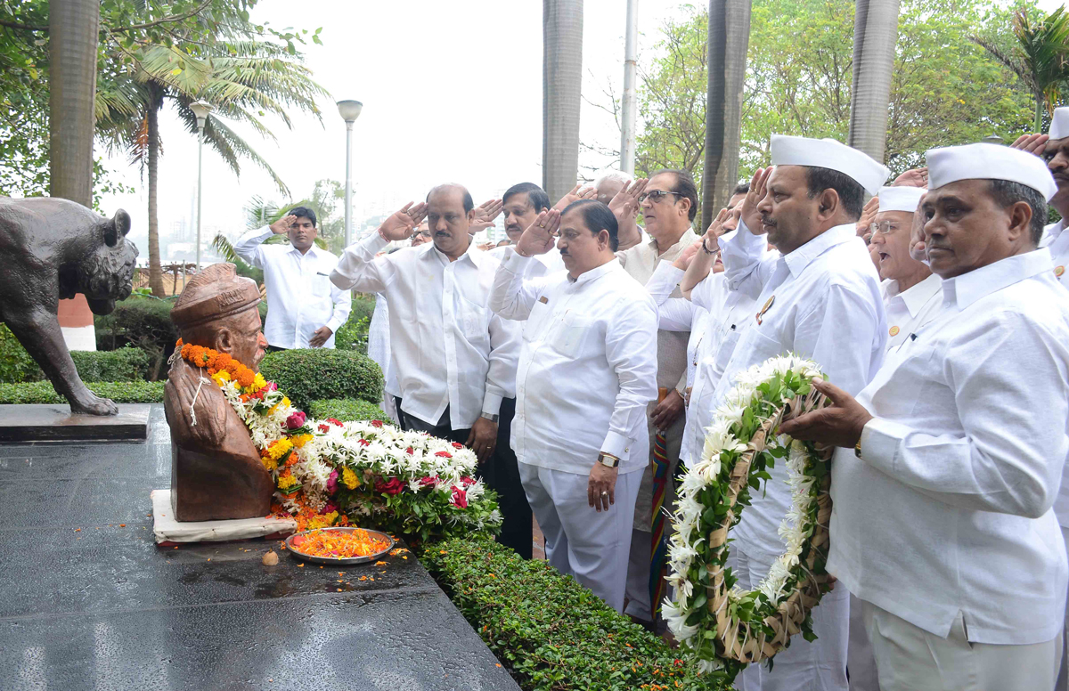Tribute to Late Lokmanya Balgangadhar Tilak on his Death Anniversary & Lokshahir Late Annabhau Sathe on his Birth Annivesary by MRCC