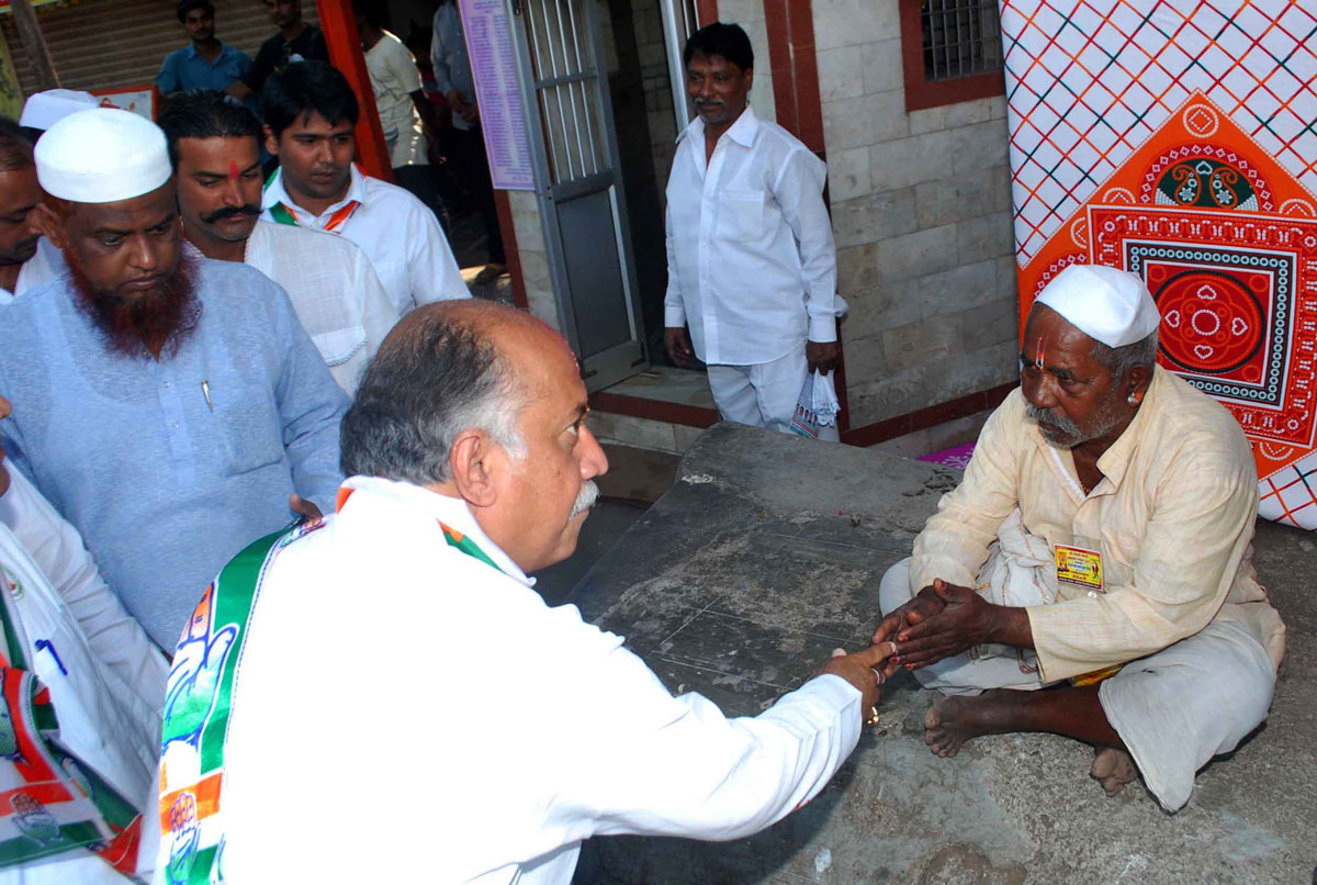 Shri Gurudas Kamat Congress / NCP / PRP (Kawade) / Republican Party of India (Democratic) Alliance Candidate from 27- Mumbai North West Parliamentary Constituency in Jogeshwari Assembly.