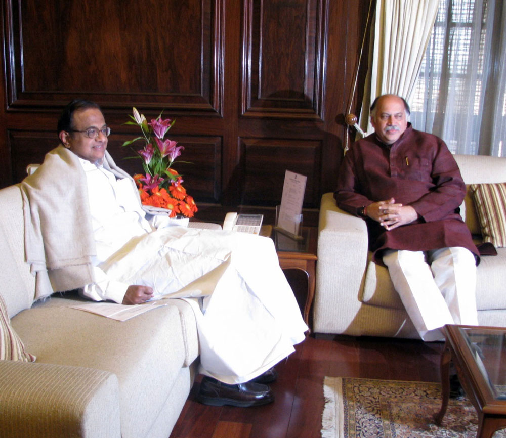 UPA CHAIRPERSON SMT.SONIA GANDHI & UNION MINSTER OF HOME & COMMUNICATIONS AND INFORMATION TECHNOLOGY SHRI GURUDAS KAMAT AT NEW DELHI.