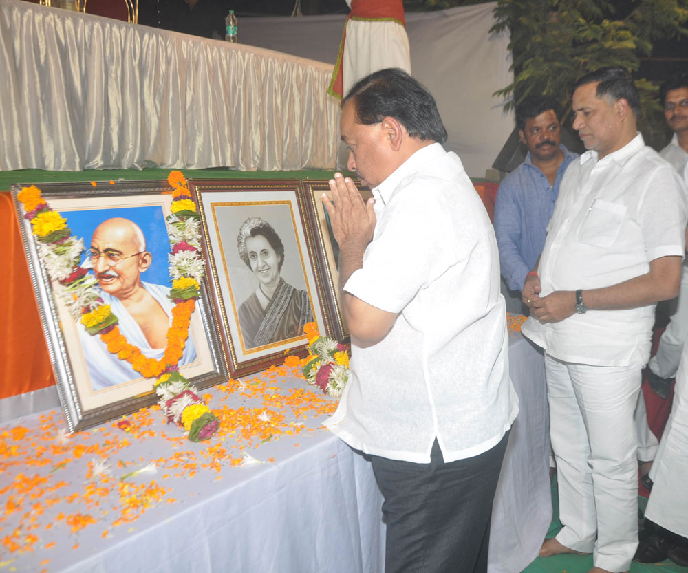 MINISTER NARAYANRAO RANE & MUMBAI CONGRESS PRESIDENT KRIPASAHNAKR SINGH IN THANE.