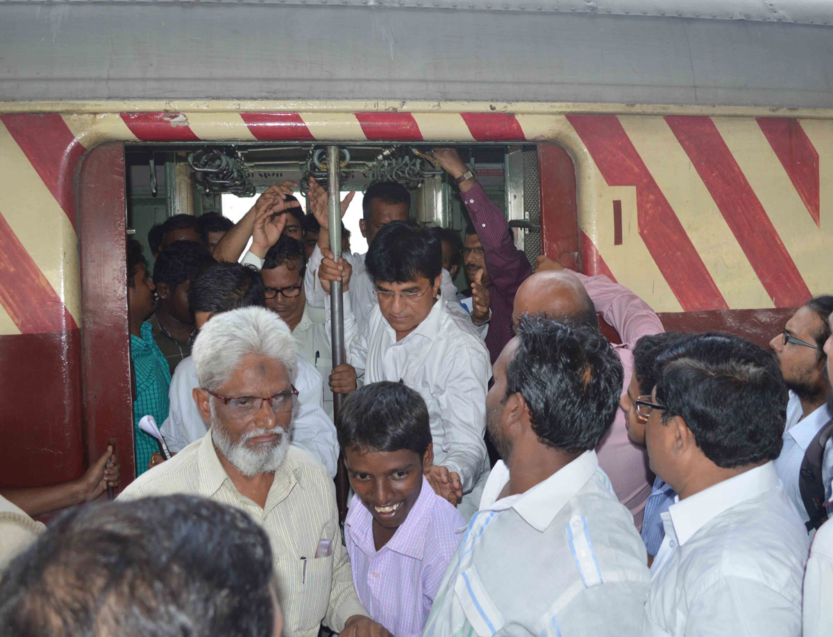 (M.P.) Dr.Kirit Somaiya Visited Our Constituency Railway Station's.