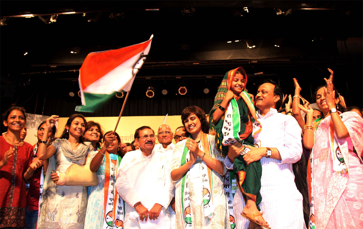 "RASHTRAVADI YUVATI CONGRESS" FOUNDATION DAY & RASHTRAVADI CONGRESS 13th ANNIVERSARY FOUNDATION DAY CELEBRATED AT SHANMUKHANAND HALL ON OCCASION PRESIDENT & UNION MINSITER SHARAD PAWAR.