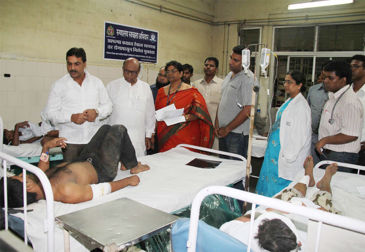 GUARDIAN MIN.NASIM KHAN & MP.EKNATH GAIKWAD AT SION HOSPITAL