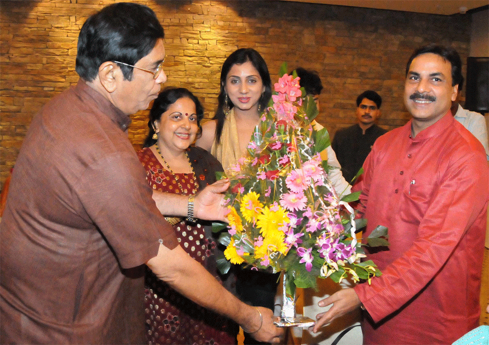 ON OCCASION OF WEDDING ANNIVERSARY OF MR & MRS. OSCAR FERNANDES.