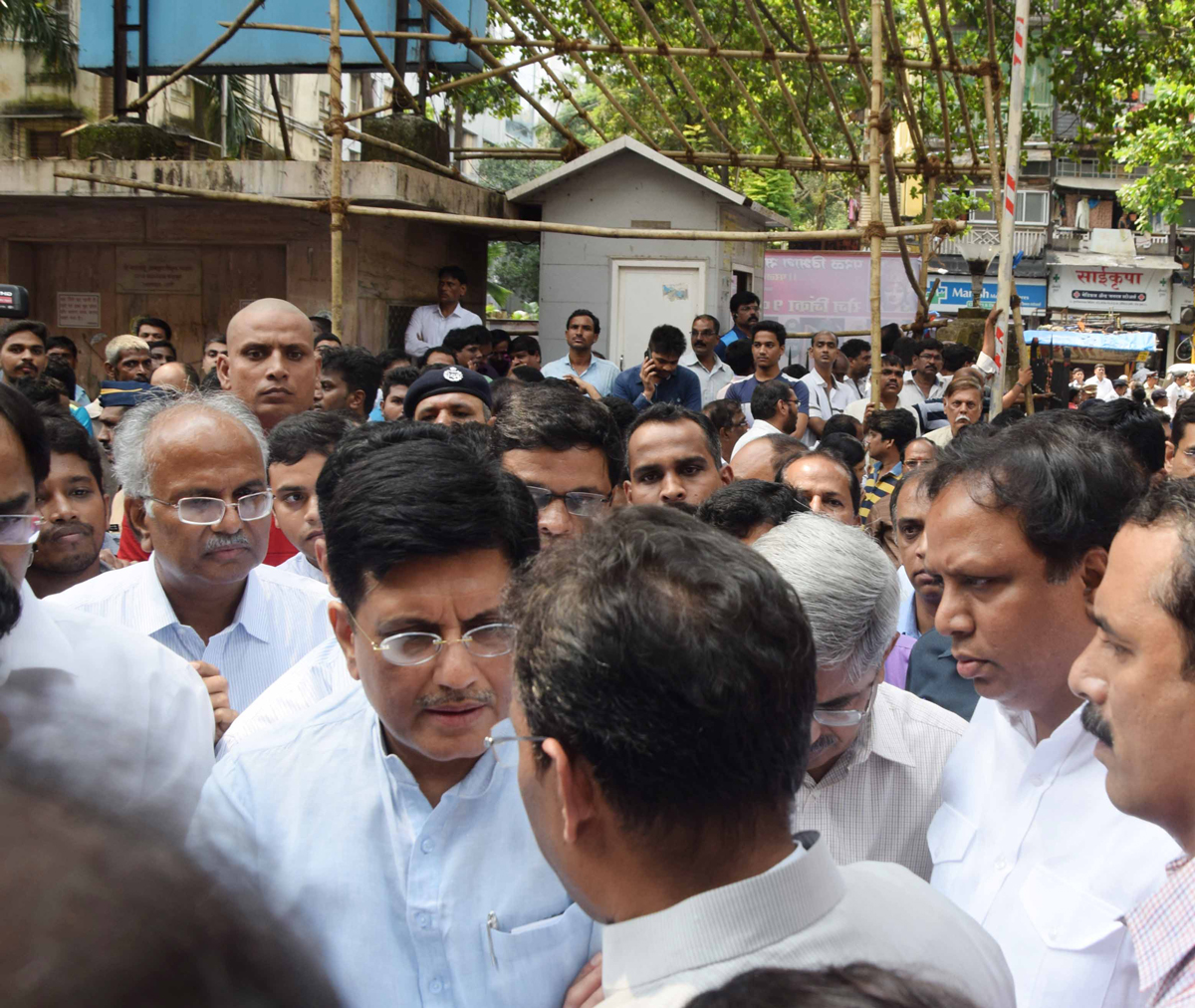 Leaders at KEM Hospital.