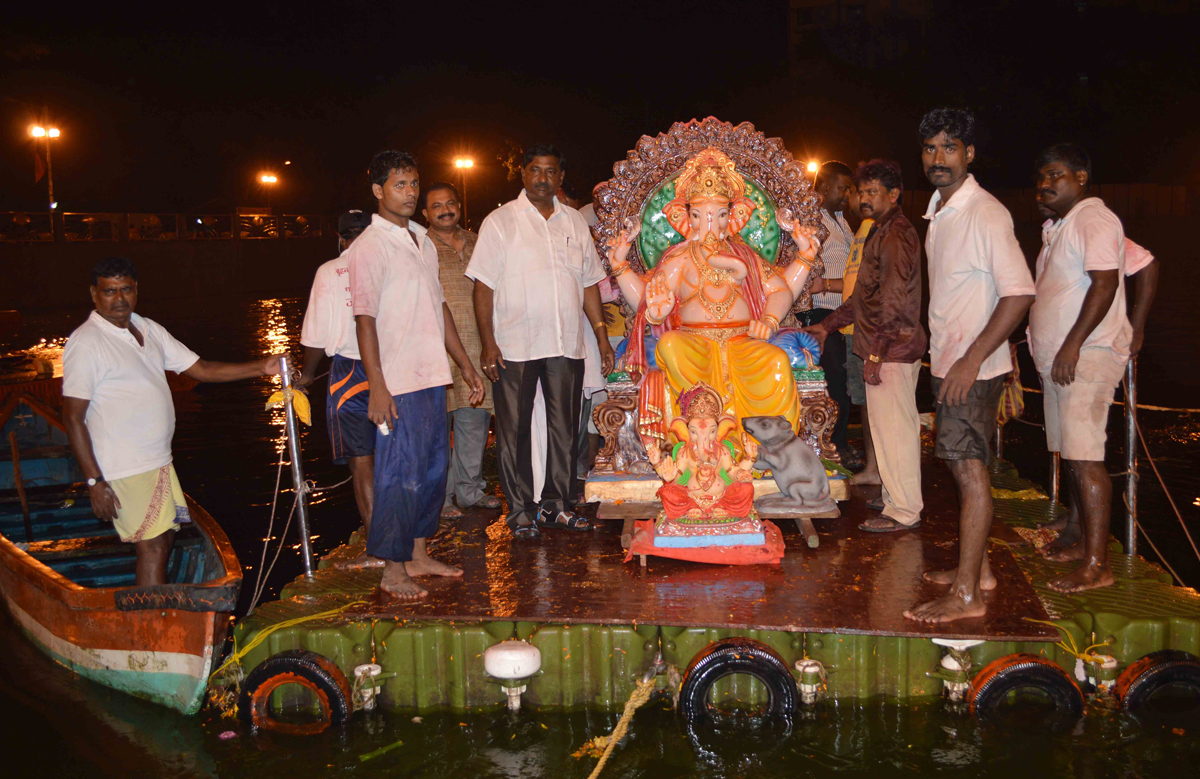 गणपती बाप्पा मोरया पुढच्या वर्षी लवकर या !!!!!!!!