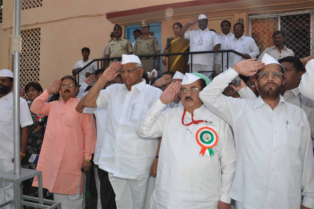 NCP CHIEF & CENTRAL MINISTER SHARADCHANDRAJI PAWAR WITH NCP TEAM AT PUNE.