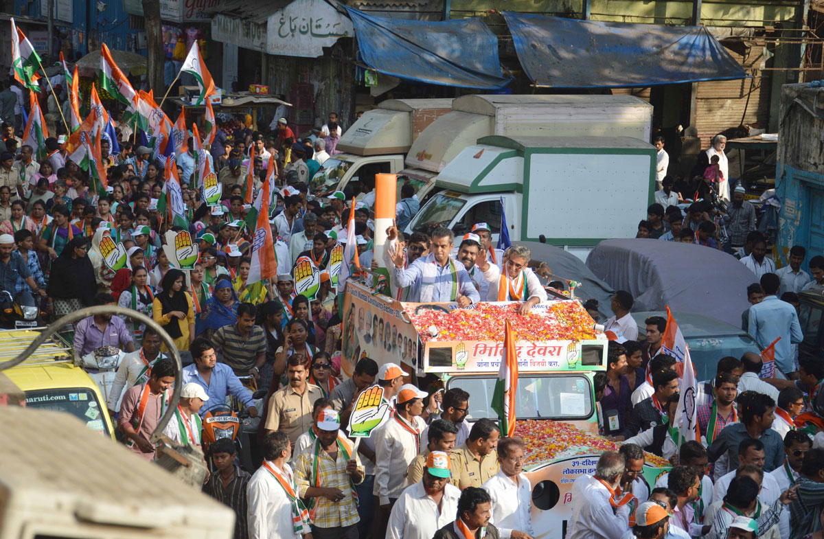 South Mumbai Congress/NCP/PRP (Kawade) Republican Party of India(Democratic)Alliance MP.Candidate Milind Deora Election Campaign Rally in South Mumbai Parliamentary Constituency at Nagpada Assembly.