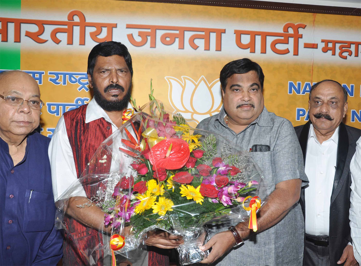 RPI PRESIDENT RAMDAS ATHAVLE MEETS BJP PRESIDENT NITIN GADKARI AT BJP OFFICE CHURCHGATE.
