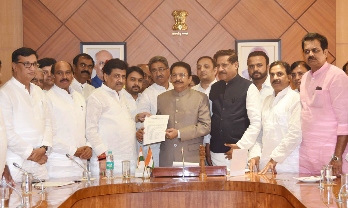 Maharashtra Pradesh Congress Committee Leaders Deligation Meets Governor at Raj Bhavan Mumbai on Maharashtra Drought issue.