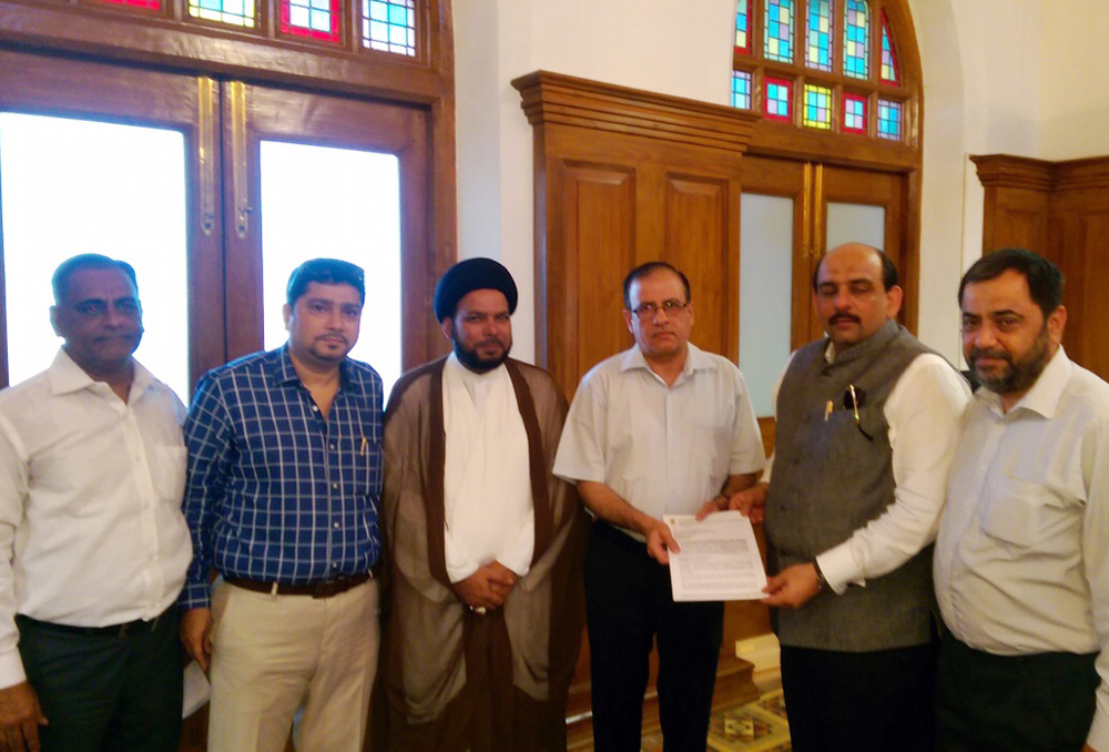 Javedbhai Shroff meeting with Municpal Commissioner Ajoy Mehta  for restoration of Juhu Kapaswadi Kabrastan and Idaara