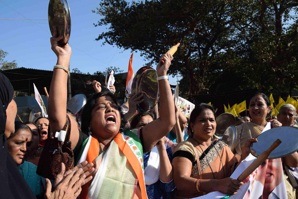 Mahila Congress "Thali Naad" in Mumbai against Demonitization.