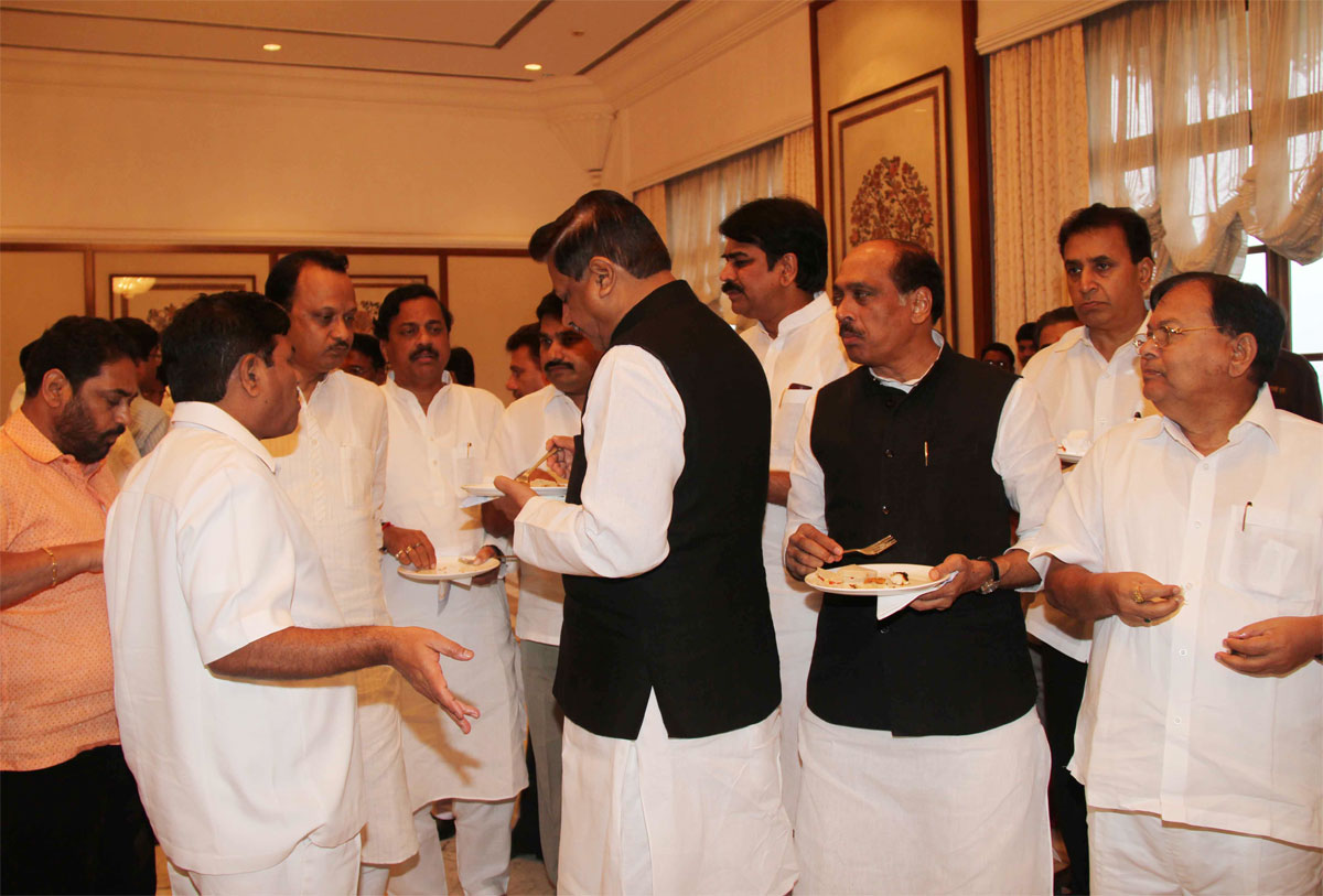 TEA PARTY BY CHIEF MINISTER PRITHVIRAJ CHAVAN DAY BEFORE MONSOON SESSION IN MUMBAI AT SAHAYADRI GUEST HOUSE.