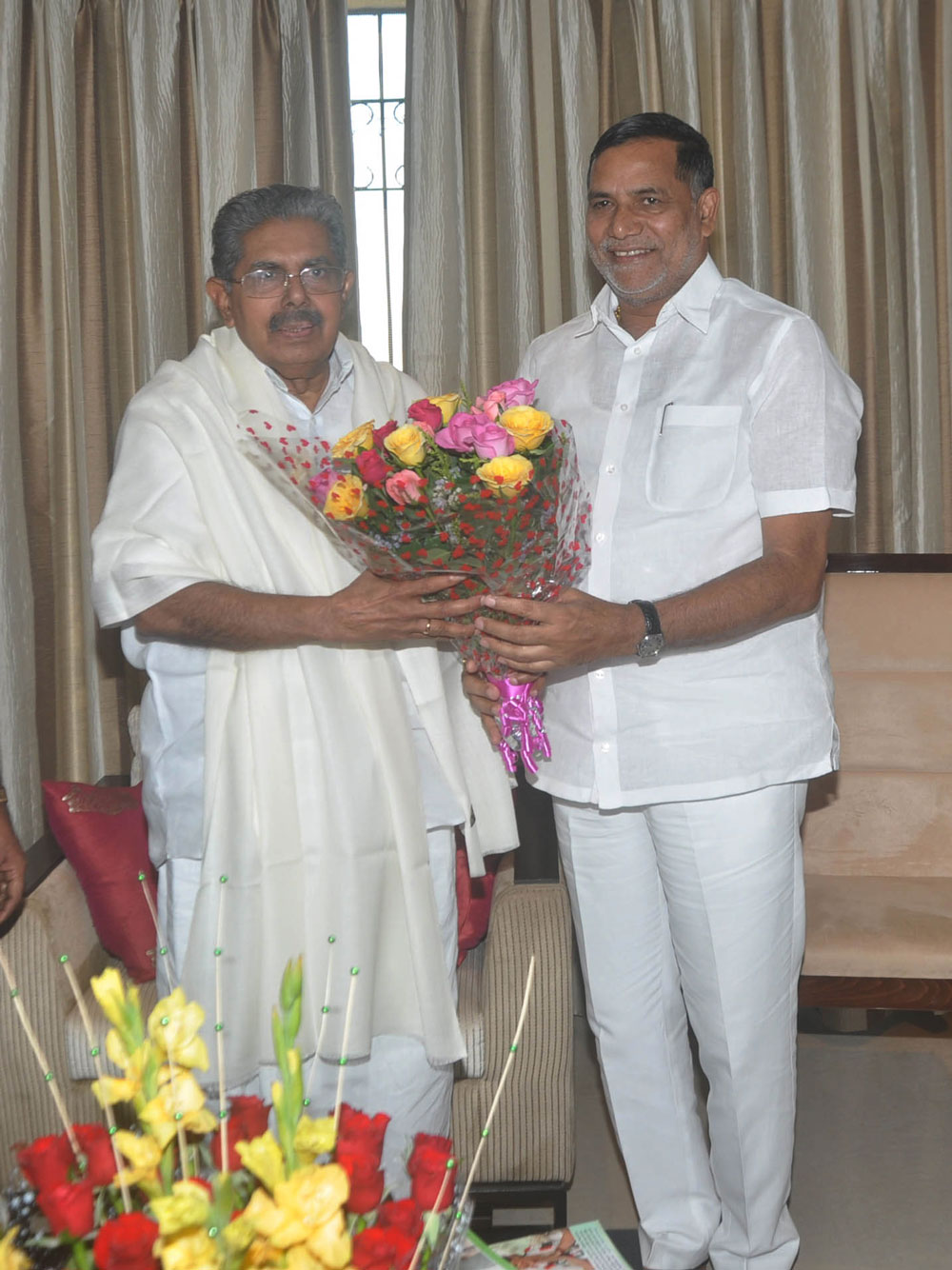 HON'BLE CENTRAL  MINISTER VAYALAR RAVIJI & MRCC.PRESIDENT MLA. KRIPASHANKAR SINGH.