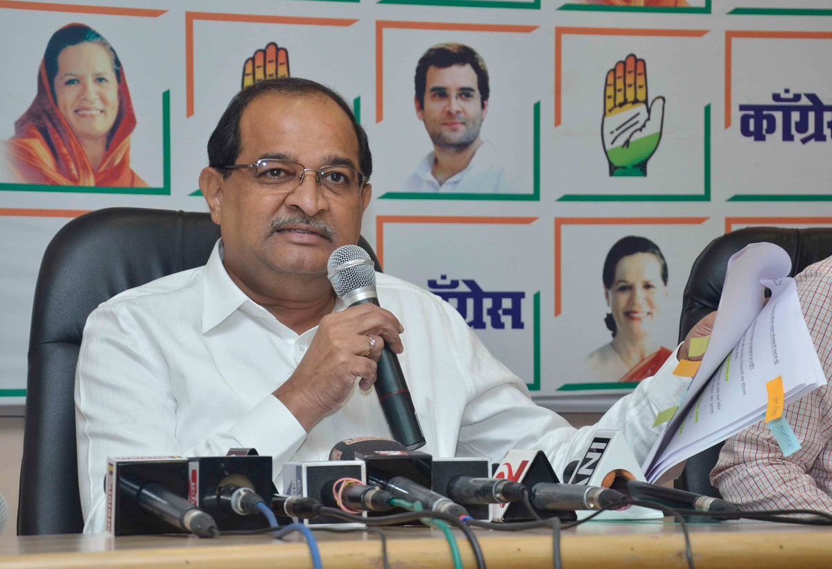 Opposition Leader Vikhe Patil Press Conference at Gandhi Bhavan.