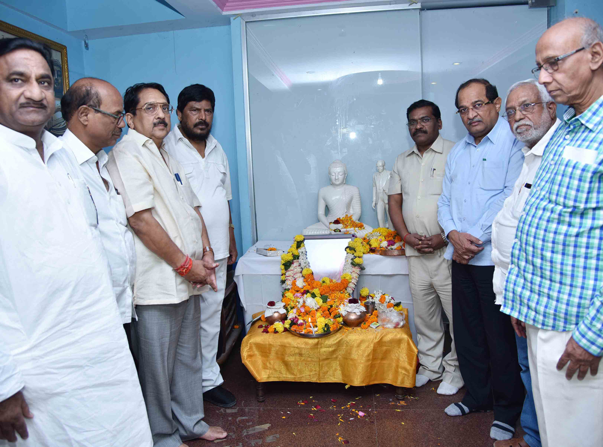 Ministers & MLA's Meeting with RPI Leader & MOS Ramdas Athawale for Condolence at Savidhan Bunglow Bandra.