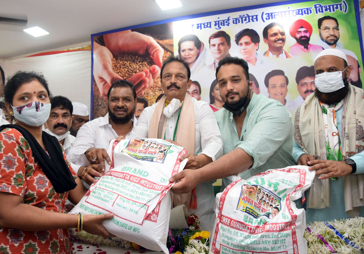 MRCC President Bhai Jagtap & MLA Zeeshan Siddique during Free Ration Kit Distribution.