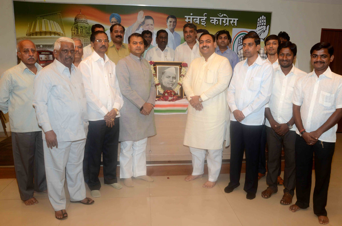TRIBUTE TO 1st EX.CHIEF MINISTER LATE Y.B.CHAVAN ON HIS DEATH ANNIVERSARY AT MUMBAI CONGRESS RAJIV GANDHI BHAVAN .