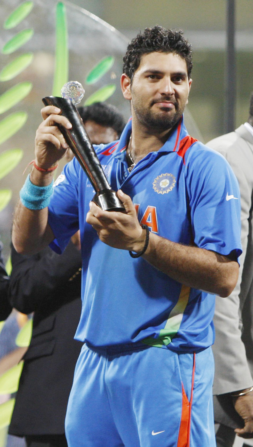 YUVRAJ SINGH THE MAN OF TOURNAMENT WORID CUP 2011.
