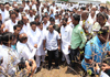 Congress Senior Leaders & Former Chief Minister's Narayanrao Rane visited Latur Drought Area in Maharashtra.