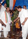 MP.EKNATH GAIKWAD & MLA KALIDAS KOLAMBKAR CELEBRATION AICC GEN. SECRETARY M.P.RAHUL GANDHI BIRTHDAY AT DADAR.