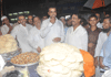 MP.MILIND DEORA ON ROUND AT LATE NIGHT DURING SHAB-E-KADRA MAHE RAMJAN