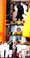 The President Pranab Mukherjee unveiled the statue of Chhatrapati Shivaji Maharaj at Kalwa, Thane near Mumbai.