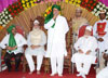 The Governor of Maharashtra K. Sankaranarayanan with Minister Mohd.Arif Nasim Khan visited the Haji Ali Dargah in Mumbai on the occasion of the Annual Urs of Hazrat Sayed Makhdoom Ashraf Jehangir. The Governor of Maharashtra K. Sankaranarayanan with Minister Mohd.Arif Nasim Khan visited the Haji Ali Dargah in Mumbai on the occasion of the Annual Urs of Hazrat Sayed Makhdoom Ashraf Jehangir.