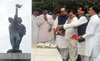 NEW CHIEF MINISTER PRITHVIRAJ CHAVAN ,MPCC PRESIDENT MANIKRAO THAKARE, MRCC PRESIDENT KRIPASHANKAR SINGH AT HUTATMA CHOWK.