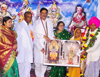 CHIEF MINISTER PRITHIRAJ CHAVAN WITH WIFE SMT.SATVSHILA CHAVAN FOR VITHOO MAVALI DARSHAN AT PANDHARPUR. CHIEF MINISTER PRITHIRAJ CHAVAN WITH WIFE SMT.SATVSHILA CHAVAN FOR VITHOO MAVALI DARSHAN AT PANDHARPUR.