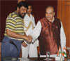 RPI PRESIDENT RAMDAS ATHAVALE MEETS GOVERNOR OF MAHARASHATRA K.SHANKARNARAYANAN AT RAJ BHAVAN.