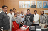 FREE DISTRIBUTION OF GARBAGE BAGS ON THE OCCASION EID-UL-AZHA IN WARD NO 223 BY THE HAND OF MUNICIPAL CORPORATOR JAVED JUNEJA.