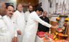 MPCC President Ashokrao Chavan Paying Homage to Former Chief Minister of Maharashtra Marotrao Kannamvar on his Death Anniversary at Tilak Bhavan Dadar. MPCC President Ashokrao Chavan Paying Homage to Former Chief Minister of Maharashtra Marotrao Kannamvar on his Death Anniversary at Tilak Bhavan Dadar.