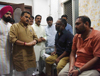 Mumbai Congress President Sanjay Nirupam & Ex.Min Nasim Khan at St.George Hospital to meet News Photographers Attack at Tata House. Mumbai Congress President Sanjay Nirupam & Ex.Min Nasim Khan at St.George Hospital to meet News Photographers Attack at Tata House.