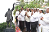 Mumbai Congress Party Leaders Paying Tribute to Bharat Ratna Former.Prime Minister Rajiv Gandhi on Birth Anniversary at Cooperage Ground.