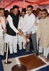 UNION MINISTER MURLI DEORA & CHIEF MINISTER PRITHVIRAJ CHAVAN ON THE AUSPICIOUS OCCASION OF FOUNDATION CEREMONY OF I.T.I. COLLEGE AT DONGRI IN MUMBAI.