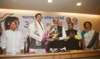 CHIEF MINISTER PRITHVIRAJ CHAVAN & MPCC PRESIDENT MANIKRAO THAKRE AT GANDHI BHAVAN. CHIEF MINISTER PRITHVIRAJ CHAVAN & MPCC PRESIDENT MANIKRAO THAKRE AT GANDHI BHAVAN.