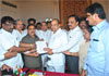 LEADER OF OPPOSITION MEETS GOVERNOR K.SHANKARNARAYANAN AT RAJ BHAVAN.