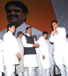 CHIEF MINISTER PRITHVIRAJ CHAVAN PAYING TRIBUTE TO LATE EX.CHIEF MINISTER VILASRAO DESHMUKH. CHIEF MINISTER PRITHVIRAJ CHAVAN PAYING TRIBUTE TO LATE EX.CHIEF MINISTER VILASRAO DESHMUKH.