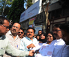 Sanjay Nirupam exposes the reality of AEML Bill Connection Centres.
