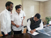 Yuva Leader MLA Nitesh Narayanrao Rane Meets Chief Minister Devendra Fadnavis at Mantralay.