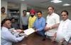 Mumbai Congress President Sanjay Nirupam Lodge Complaint against CM on Cold Play Issue at Election Commission of Maharashtra,New Administrative Blg.opp.Mantralaya.