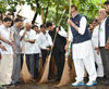 Chief Minister Devendra Fadnavis & Super Star Amitabh Bachchan during " MAHA CLEANATHON " Abhiyaan at Sir J.J.Hospital.
